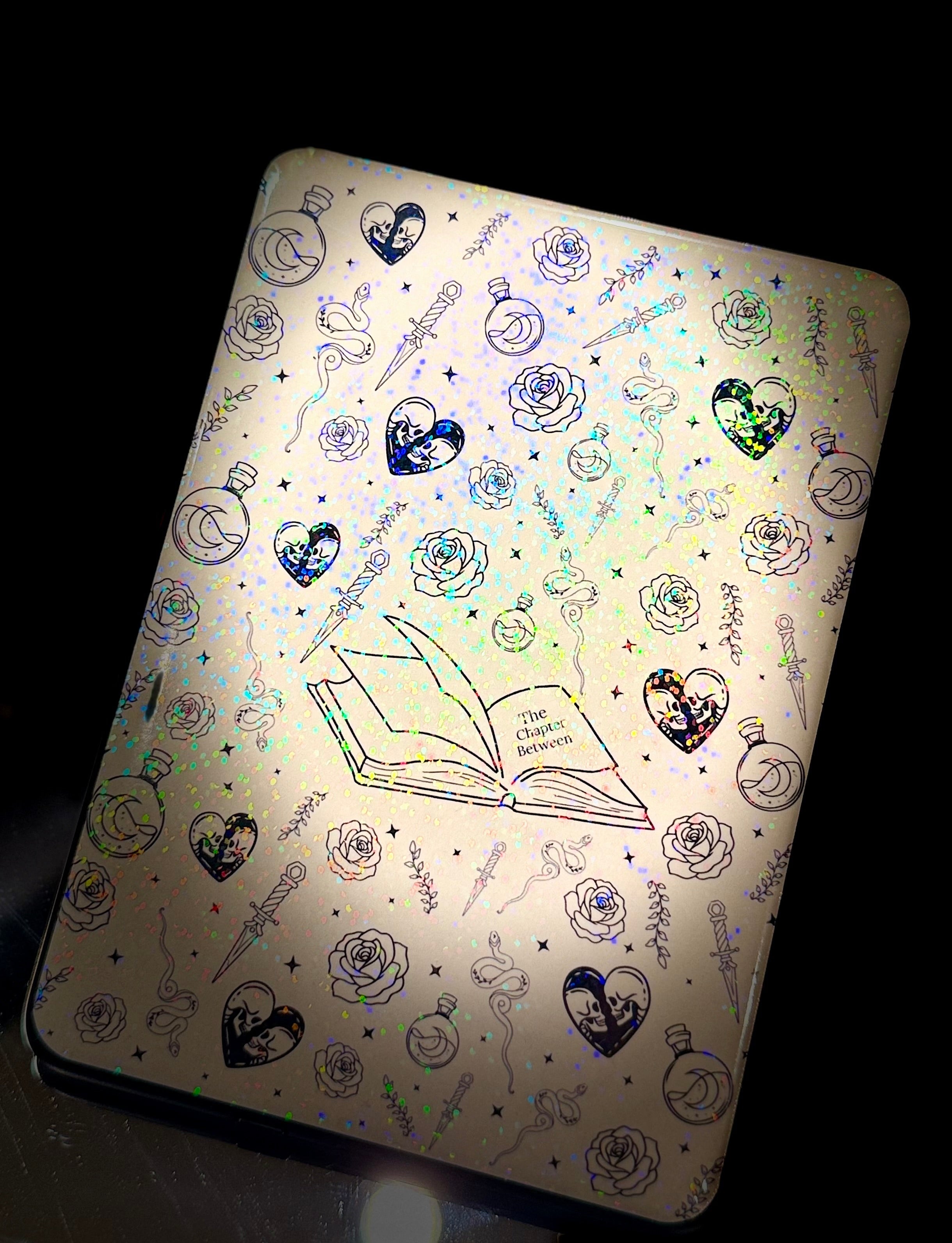 Kindle Sleeve (12. Gen) - The Chapter Between Signature