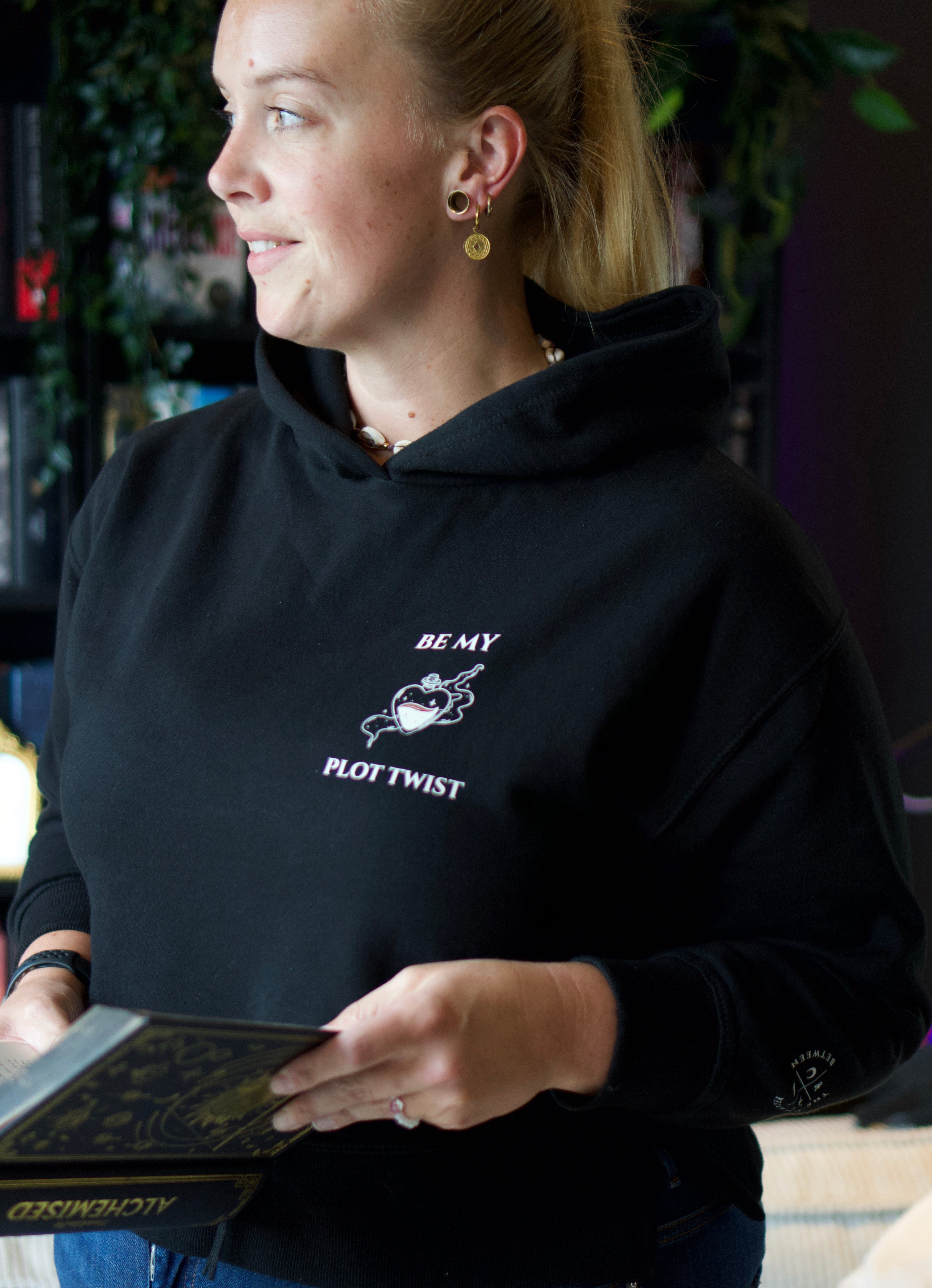 Be My Plot Twist – Cropped Hoodie