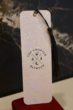 Holographic Bookmark - Lesezeichen The Chapter Between Quaste
