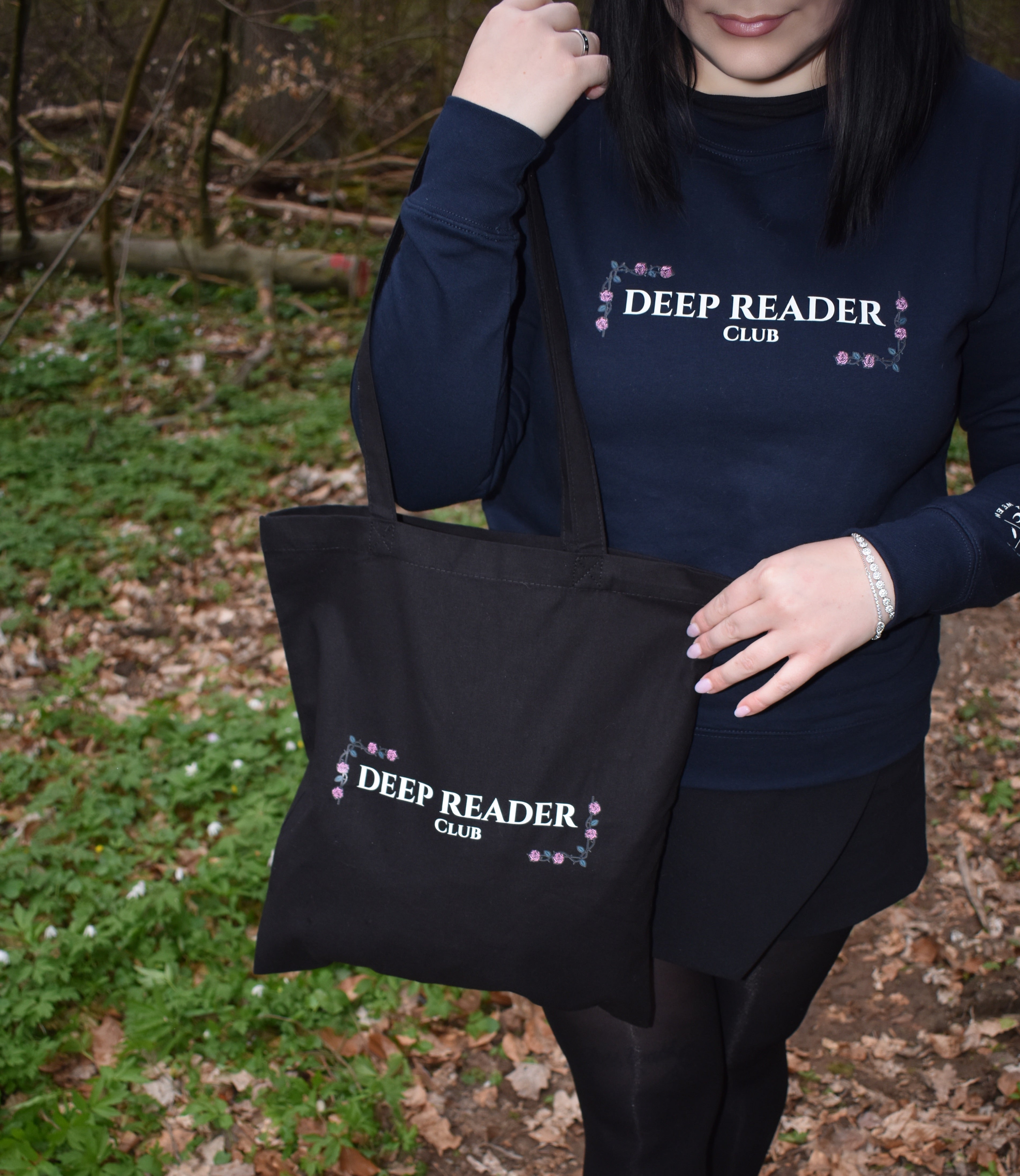 Deep Reader Club – Members Crewneck Blau