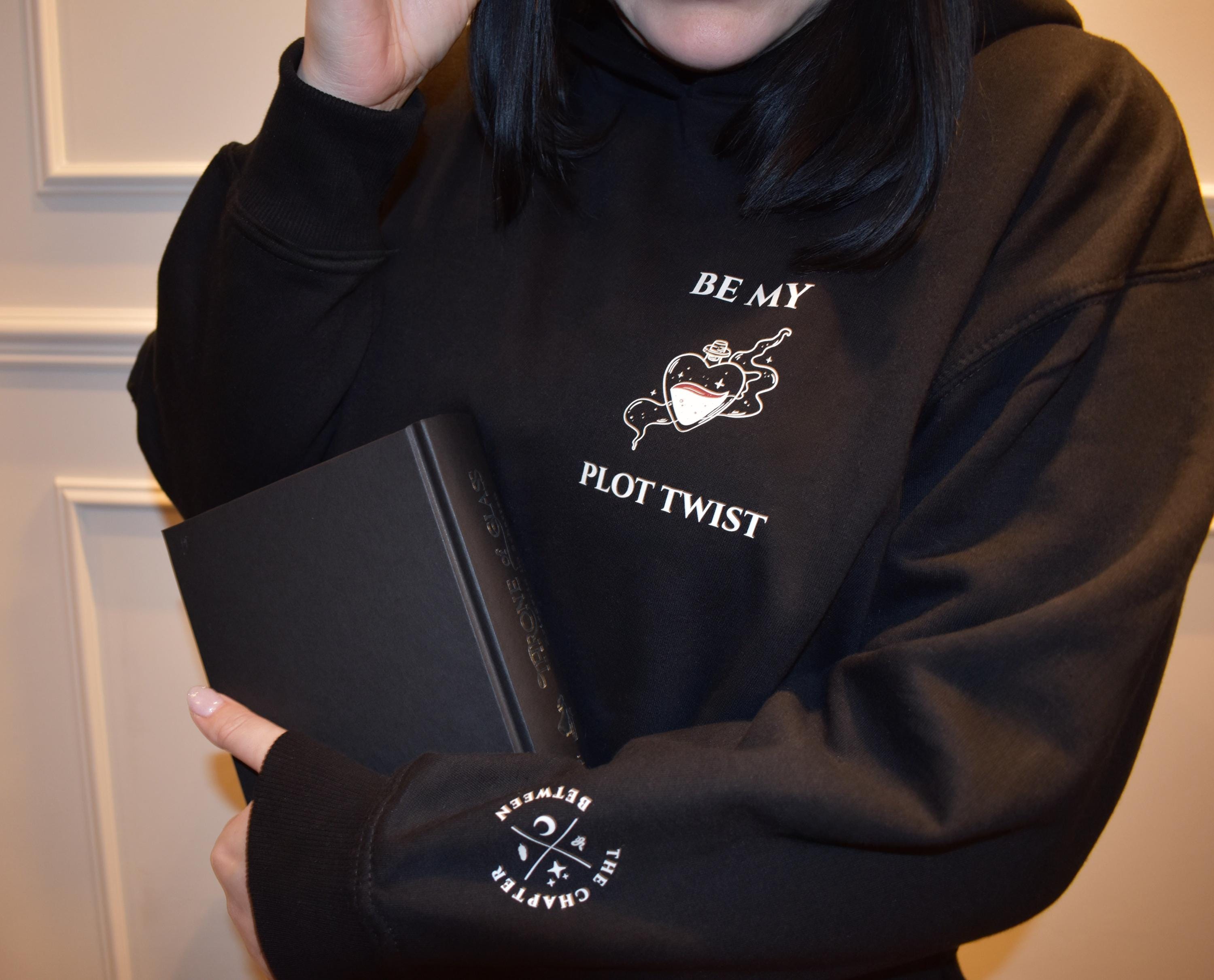 Be My Plot Twist – Cropped Hoodie